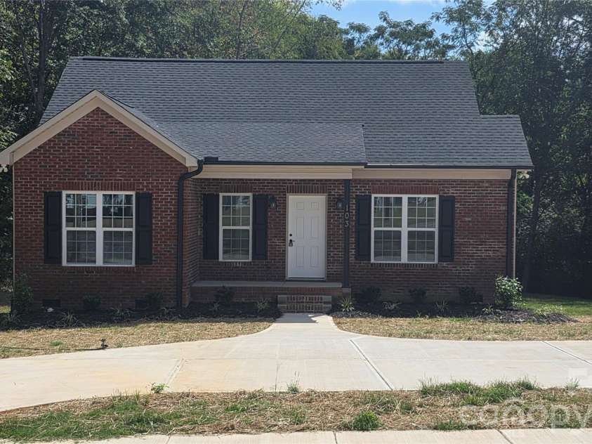 103 Saint Michael Avenue, Great Falls, SC 29055.  MLS# CAR4433828, YatesRealty ID 56356. 
