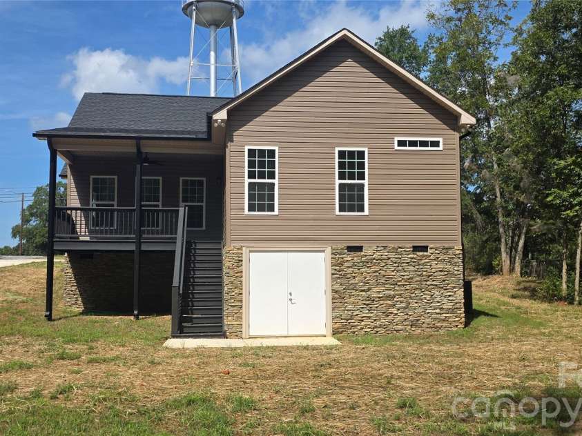103 Saint Michael Avenue, Great Falls, SC 29055.  MLS# CAR4433828, YatesRealty ID 56356. 