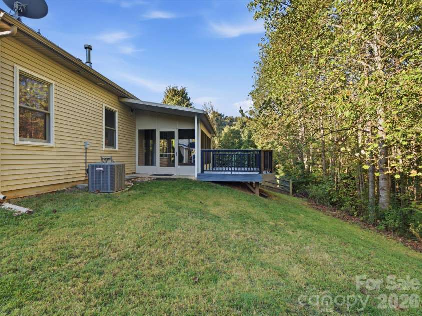 15110 Reminisce Lane, Charlotte, NC 28278.  MLS# CAR4434079, YatesRealty ID 56357. 