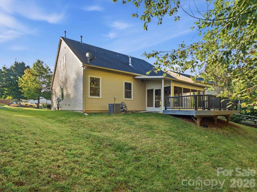 15110 Reminisce Lane, Charlotte, NC 28278.  MLS# CAR4434079, YatesRealty ID 56357. 