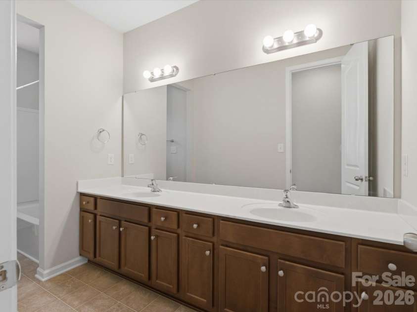 15110 Reminisce Lane, Charlotte, NC 28278.  MLS# CAR4434079, YatesRealty ID 56357. Full Bath Up Stairs