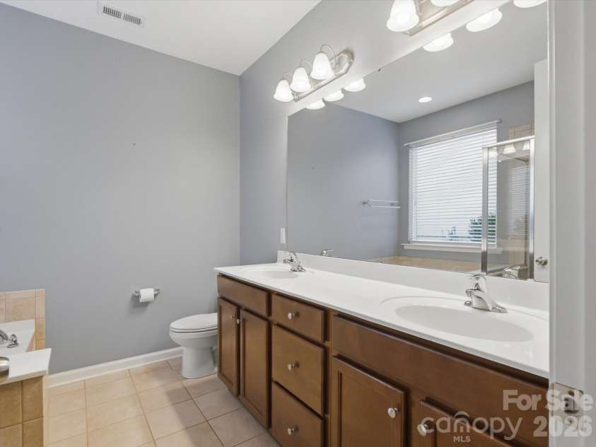 15110 Reminisce Lane, Charlotte, NC 28278.  MLS# CAR4434079, YatesRealty ID 56357. Primary Bath