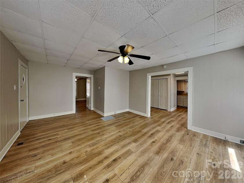 404 Mills Avenue, Mooresville, NC 28115.  MLS# CAR4434204, YatesRealty ID 56359. 
