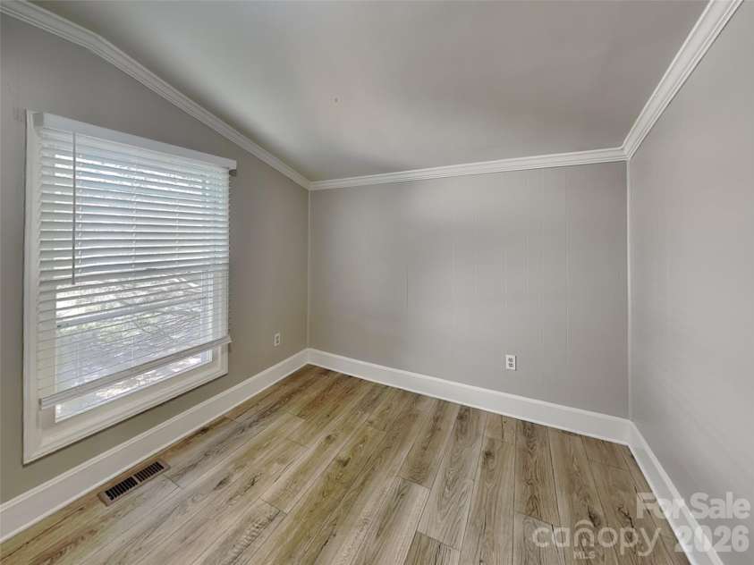 404 Mills Avenue, Mooresville, NC 28115.  MLS# CAR4434204, YatesRealty ID 56359. 
