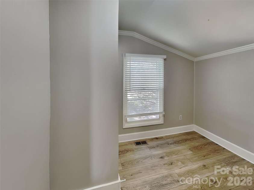 404 Mills Avenue, Mooresville, NC 28115.  MLS# CAR4434204, YatesRealty ID 56359. 
