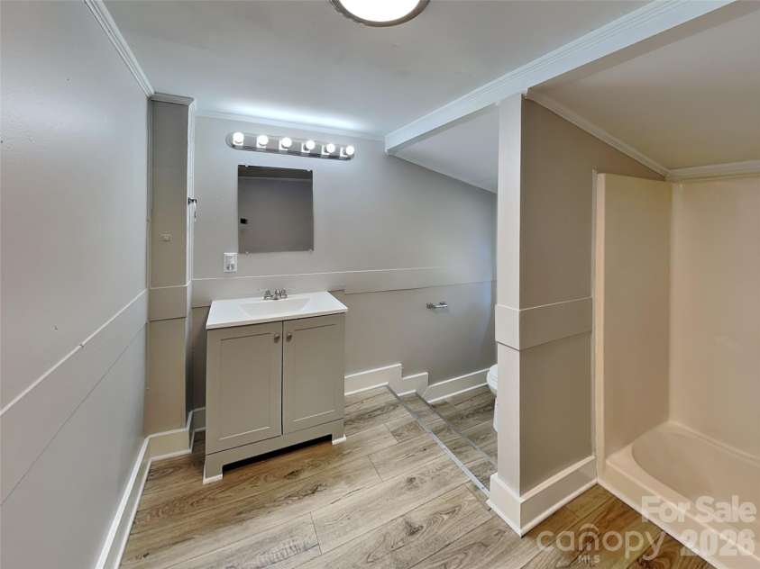 404 Mills Avenue, Mooresville, NC 28115.  MLS# CAR4434204, YatesRealty ID 56359. 