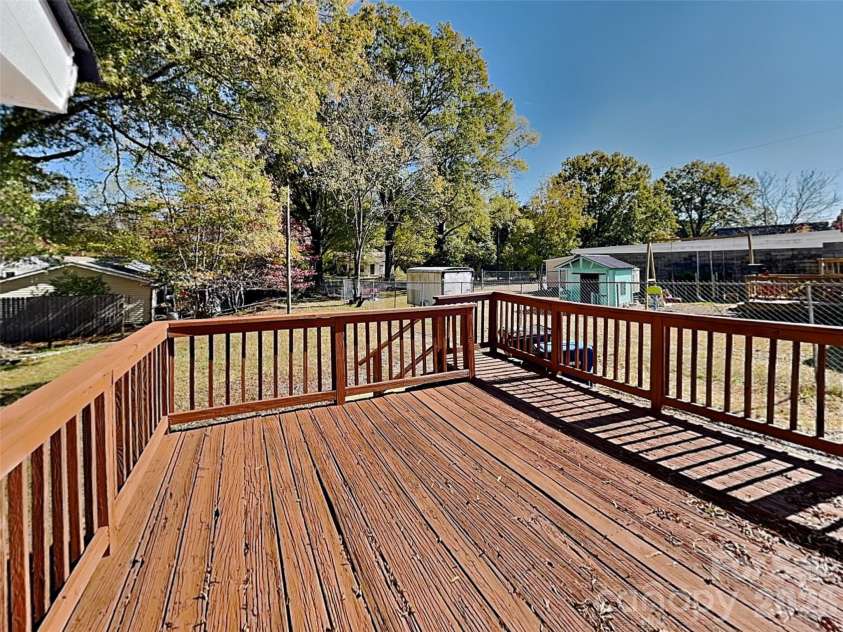 404 Mills Avenue, Mooresville, NC 28115.  MLS# CAR4434204, YatesRealty ID 56359. 