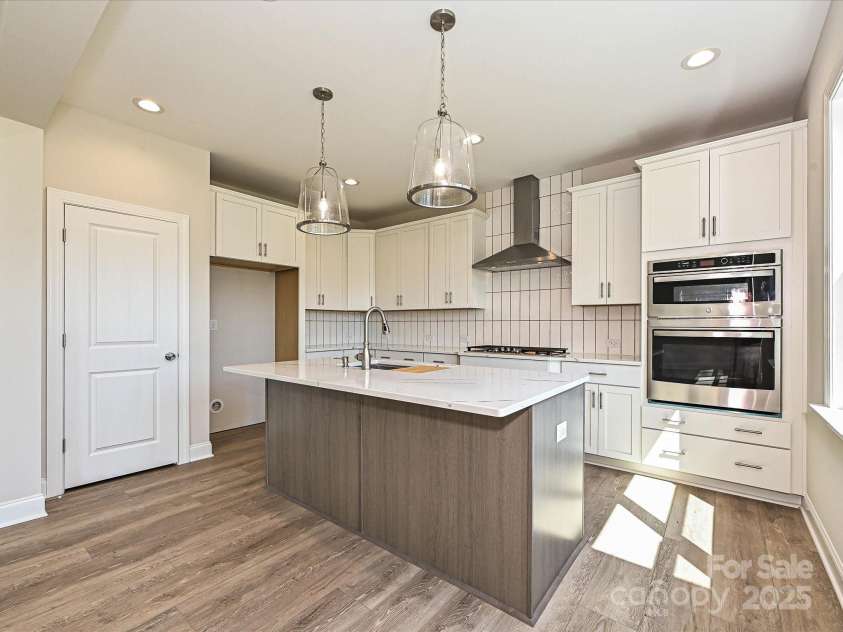119 Tonbridge Way, Mooresville, NC 28115.  MLS# CAR4264354, YatesRealty ID 5636. Kitchen