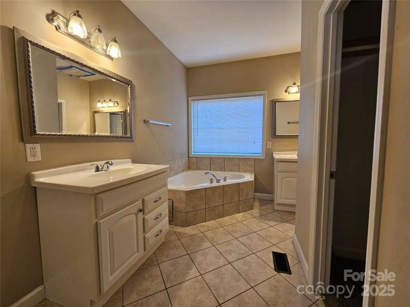 159 Gibbs Road, Mooresville, NC 28117.  MLS# CAR4223801, YatesRealty ID 5636. 