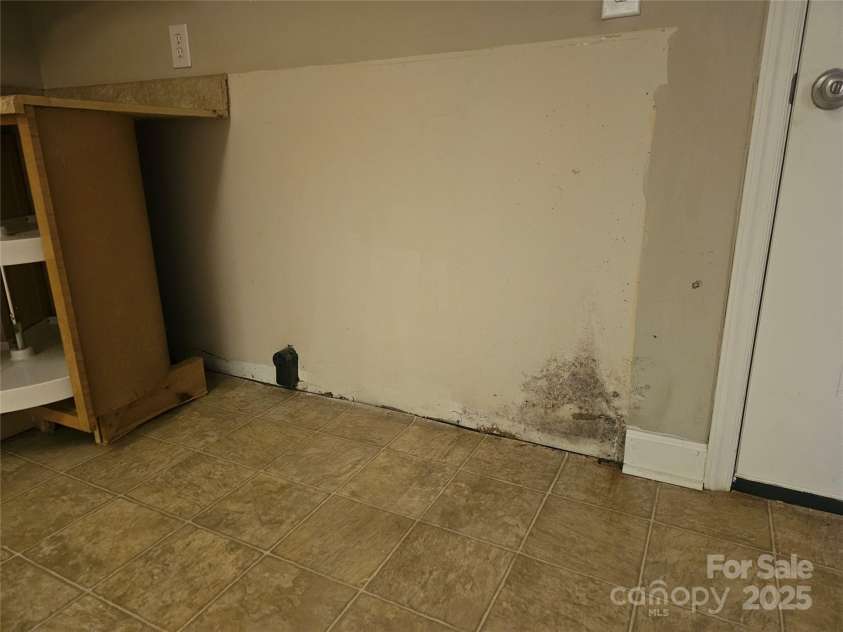 159 Gibbs Road, Mooresville, NC 28117.  MLS# CAR4223801, YatesRealty ID 5636. 