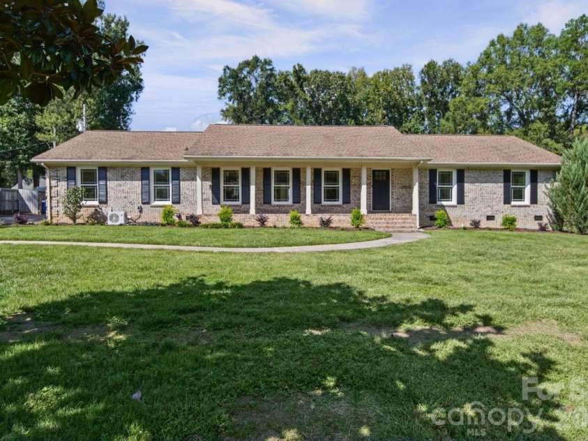 7301 Pine Lake Lane, Mint Hill, NC 28227.  MLS# CAR4434053, YatesRealty ID 56360. 