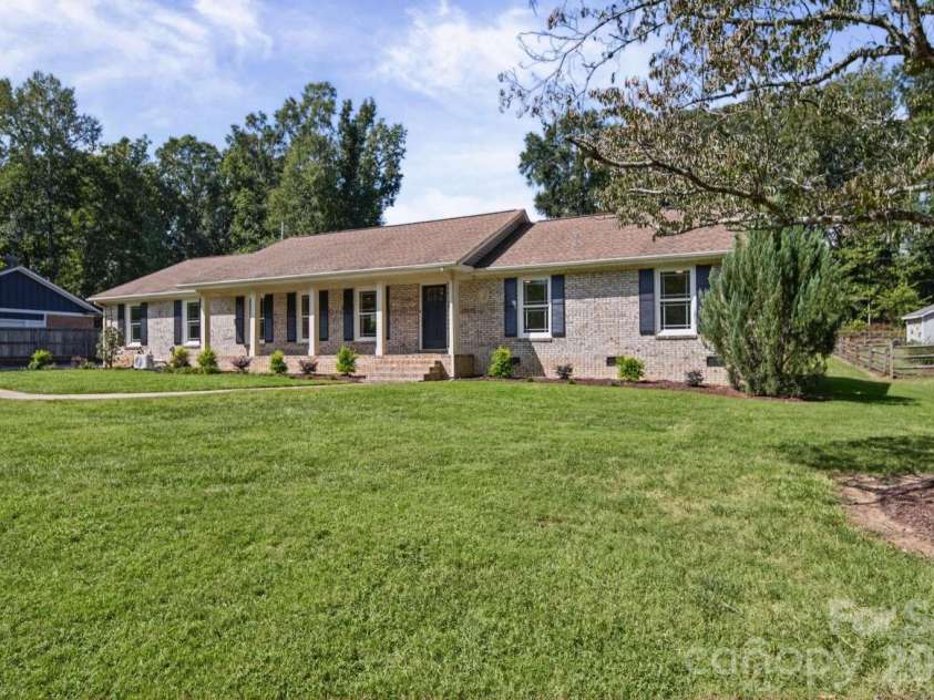 7301 Pine Lake Lane, Mint Hill, NC 28227.  MLS# CAR4434053, YatesRealty ID 56360. 