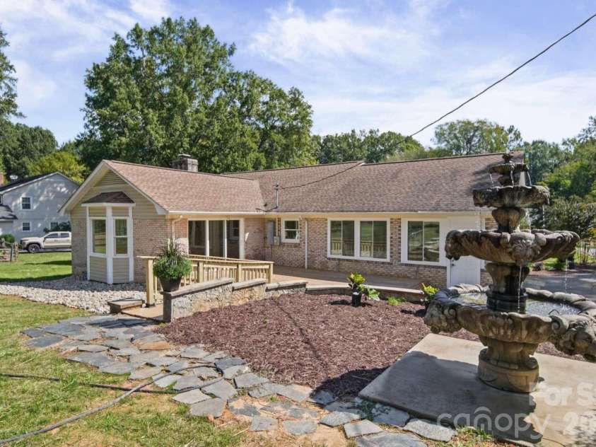 7301 Pine Lake Lane, Mint Hill, NC 28227.  MLS# CAR4434053, YatesRealty ID 56360. 