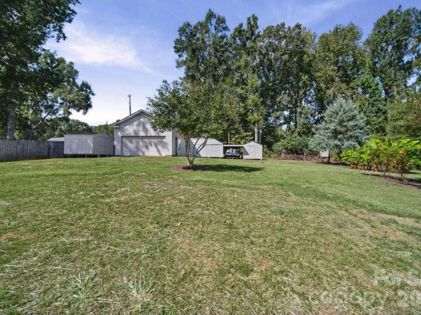 7301 Pine Lake Lane, Mint Hill, NC 28227.  MLS# CAR4434053, YatesRealty ID 56360. 