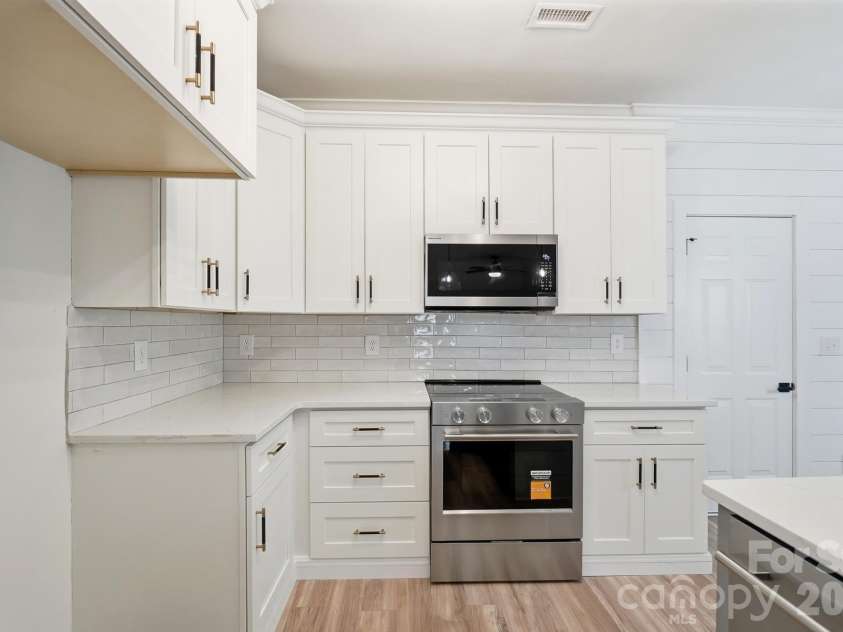 519 Whitehead Court, Fort Mill, SC 29708.  MLS# CAR4434167, YatesRealty ID 56362. 