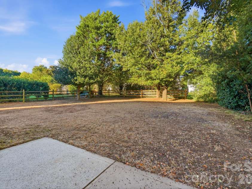 519 Whitehead Court, Fort Mill, SC 29708.  MLS# CAR4434167, YatesRealty ID 56362. 