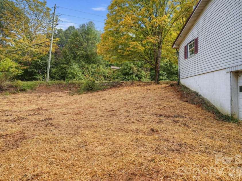 2131 Deep Ford Road, Lansing, NC 28643.  MLS# CAR4434130, YatesRealty ID 56364. 
