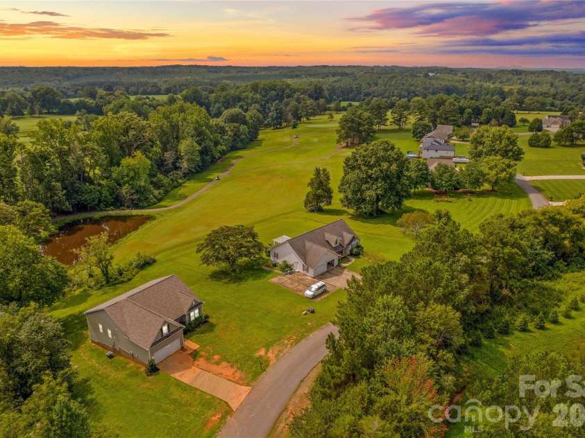 133 Sandtrap Drive, Statesville, NC 28677.  MLS# CAR4433831, YatesRealty ID 56365. 