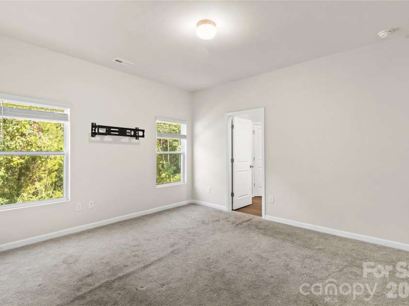 133 Sandtrap Drive, Statesville, NC 28677.  MLS# CAR4433831, YatesRealty ID 56365. 