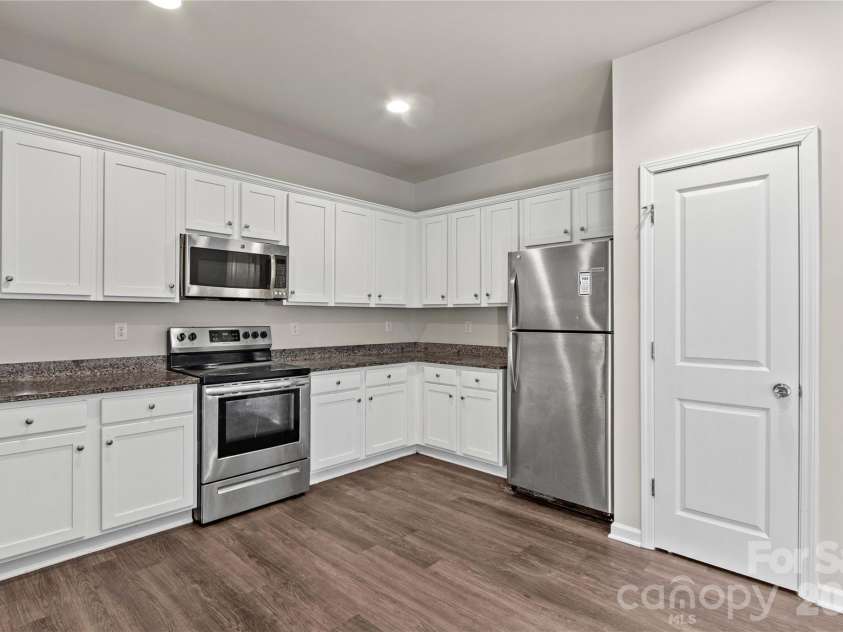 133 Sandtrap Drive, Statesville, NC 28677.  MLS# CAR4433831, YatesRealty ID 56365. 