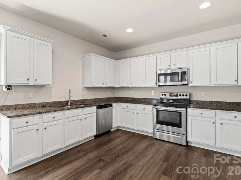 133 Sandtrap Drive, Statesville, NC 28677.  MLS# CAR4433831, YatesRealty ID 56365. 