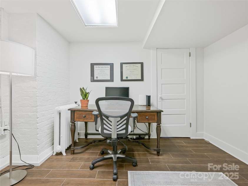 8 Kensington Road, Asheville, NC 28804.  MLS# CAR4243586, YatesRealty ID 5637. 
