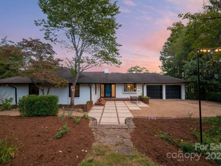 8 Kensington Road, Asheville, NC 28804.  MLS# CAR4305801, YatesRealty ID 5637. 0.50 Acre Lot with Privacy