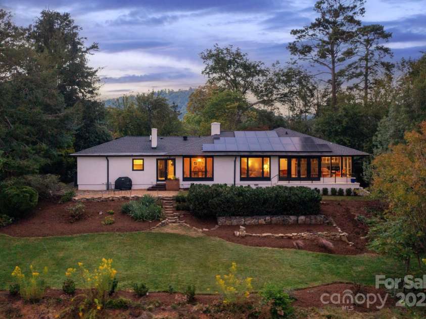 8 Kensington Road, Asheville, NC 28804.  MLS# CAR4305801, YatesRealty ID 5637. 8 W. Kensington Rd