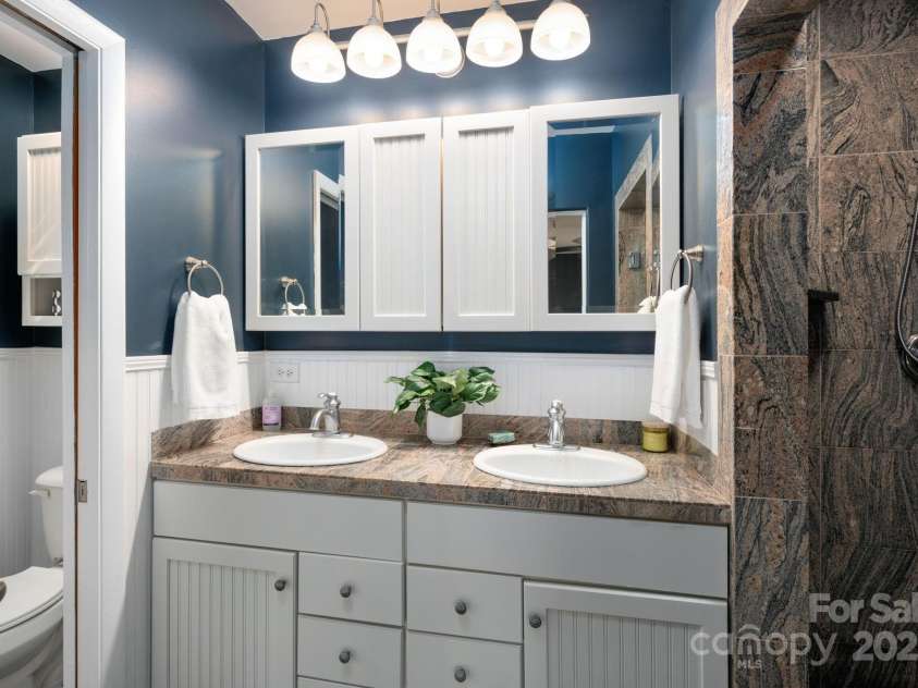 8 Kensington Road, Asheville, NC 28804.  MLS# CAR4305801, YatesRealty ID 5637. Ensuite Bath with Double Vanity and Walk-In Shower