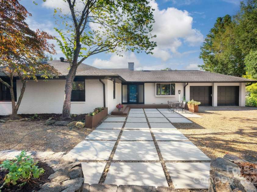 8 Kensington Road, Asheville, NC 28804.  MLS# CAR4305801, YatesRealty ID 5637. Two-Car Garage
