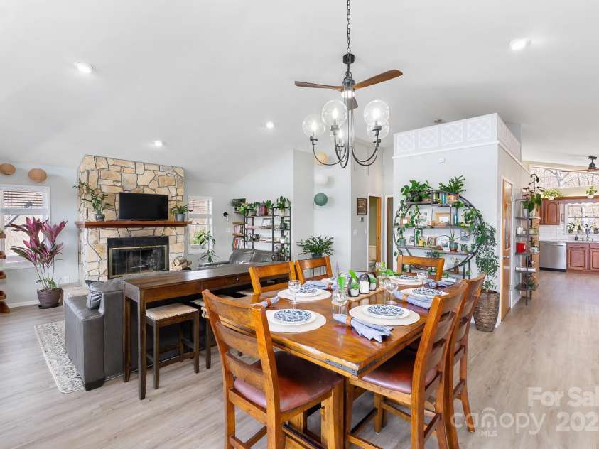 727 Chinquapin Mountain Road, Franklin, NC 28734.  MLS# CAR4242916, YatesRealty ID 5638. 