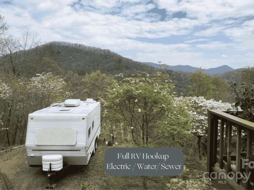 727 Chinquapin Mountain Road, Franklin, NC 28734.  MLS# CAR4242916, YatesRealty ID 5638. 