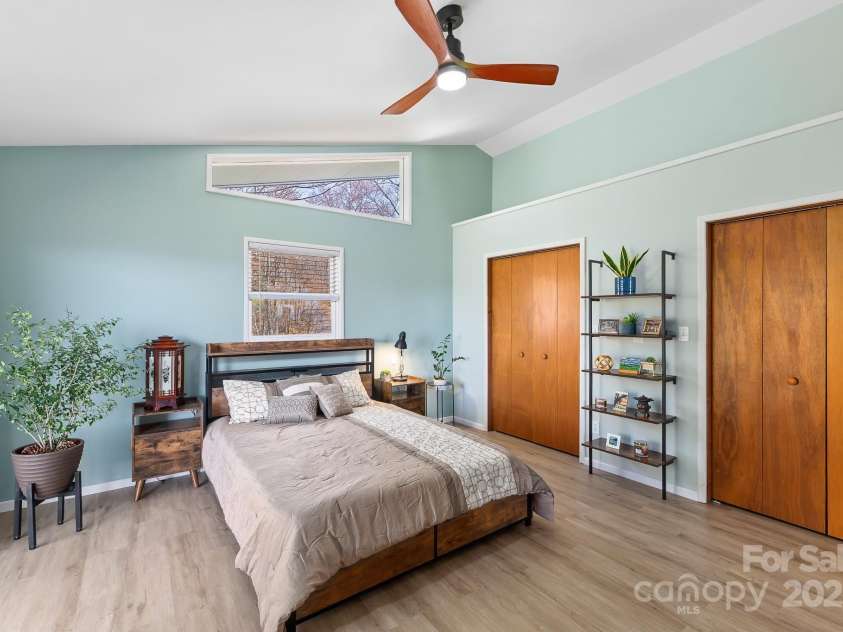 727 Chinquapin Mountain Road, Franklin, NC 28734.  MLS# CAR4242916, YatesRealty ID 5638. 