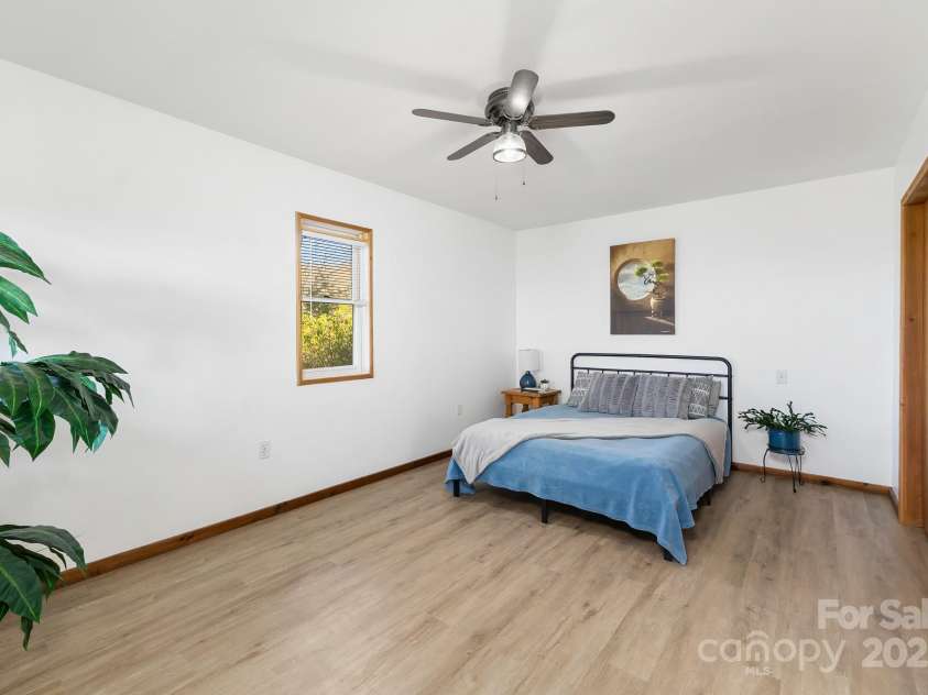 727 Chinquapin Mountain Road, Franklin, NC 28734.  MLS# CAR4242916, YatesRealty ID 5638. 