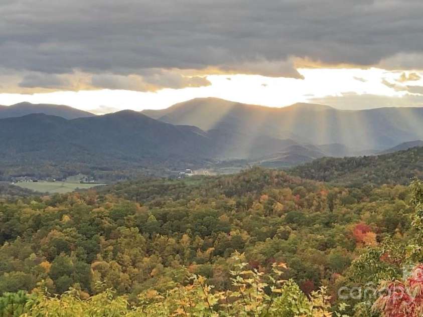 727 Chinquapin Mountain Road, Franklin, NC 28734.  MLS# CAR4242916, YatesRealty ID 5638. 