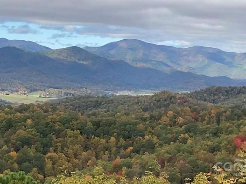 727 Chinquapin Mountain Road, Franklin, NC 28734.  MLS# CAR4242916, YatesRealty ID 5638. 