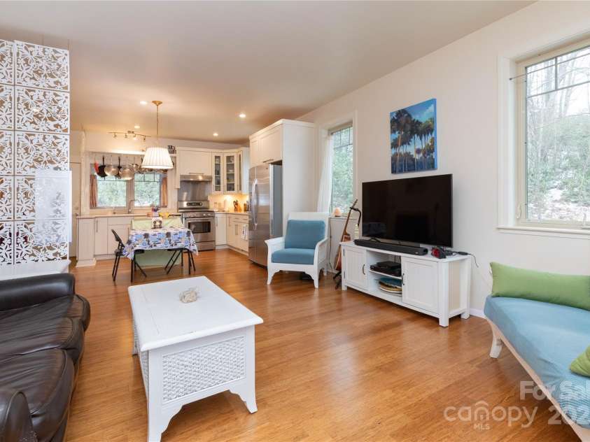 20 Lila Lane, Clyde, NC 28721.  MLS# CAR4231979, YatesRealty ID 5639. Living Room