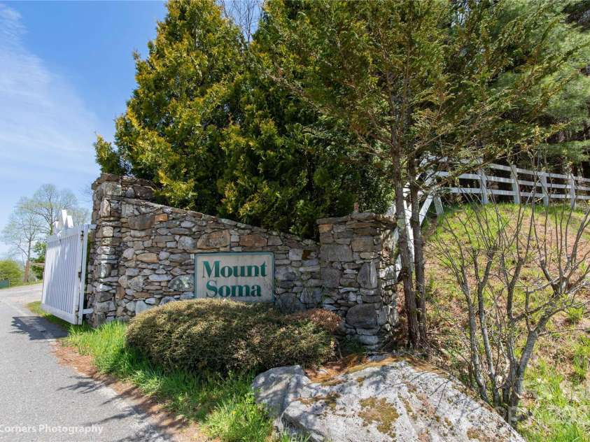 20 Lila Lane, Clyde, NC 28721.  MLS# CAR4231979, YatesRealty ID 5639. Mount Soma Entrance