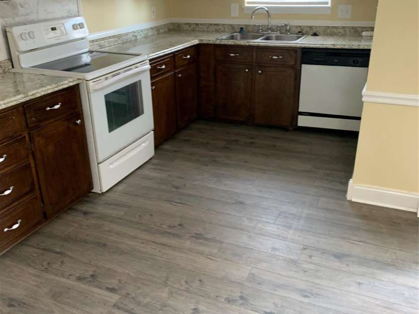 9318 Winter Elm Lane, Charlotte, NC 28227.  MLS# CAR4326916, YatesRealty ID 56394. Kitchen