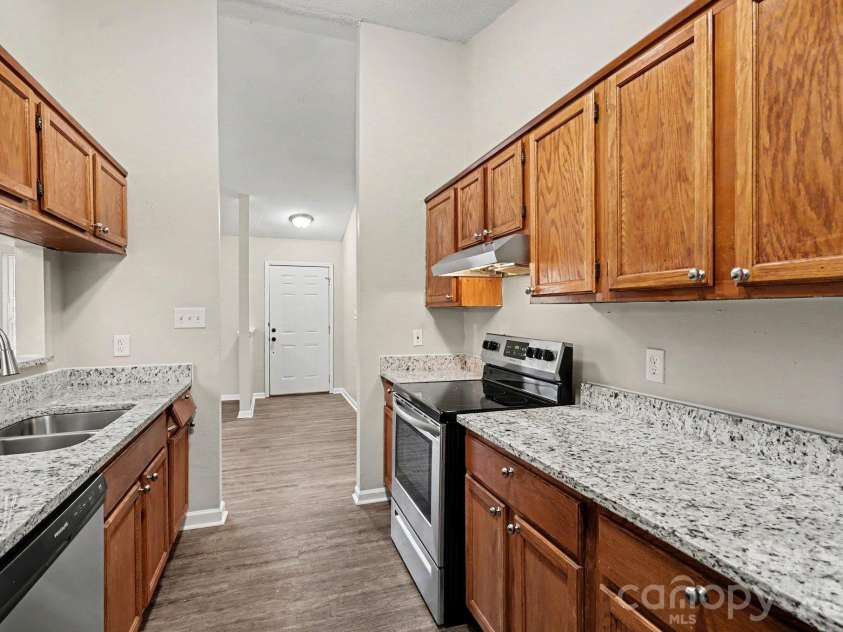 6411 Rocklake Drive, Charlotte, NC 28214.  MLS# CAR4433718, YatesRealty ID 56395. 