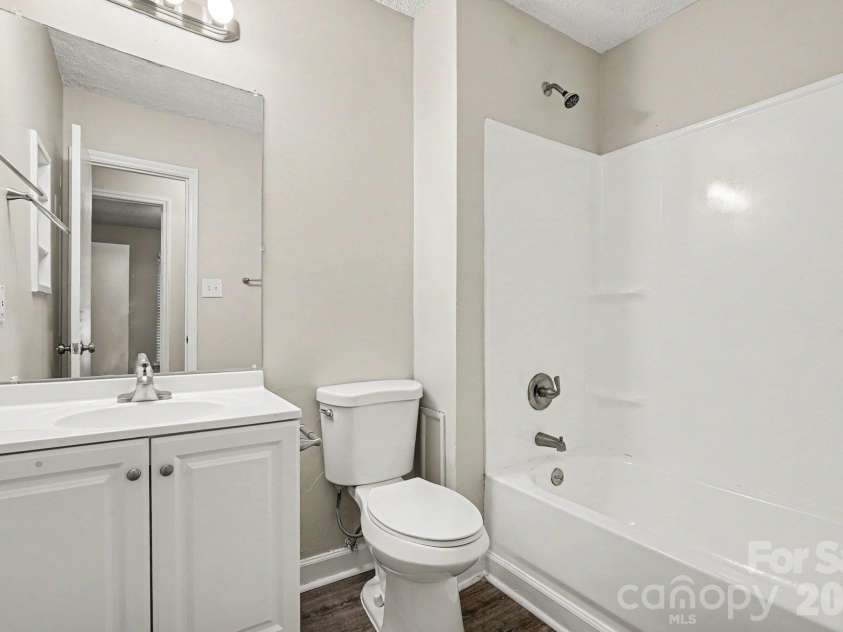 6411 Rocklake Drive, Charlotte, NC 28214.  MLS# CAR4433718, YatesRealty ID 56395. 