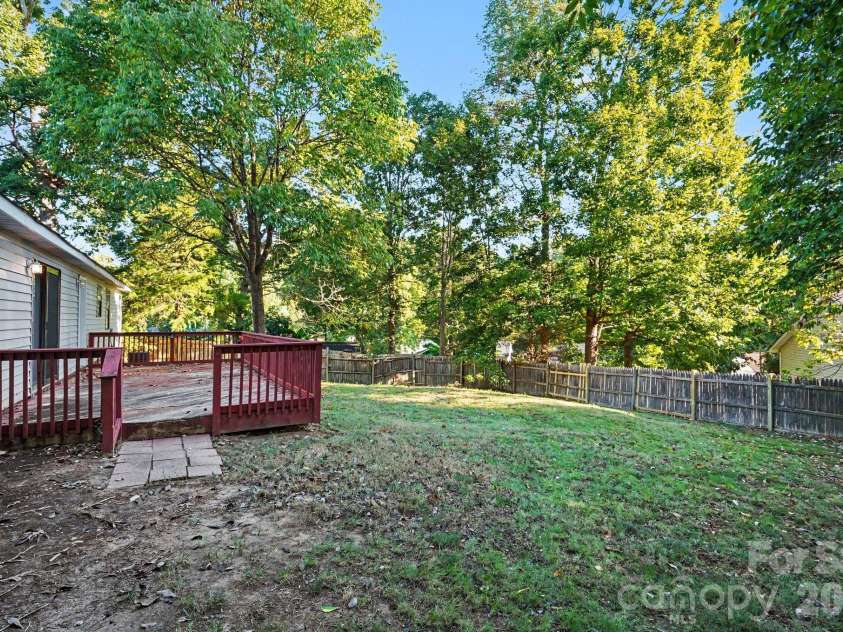 6411 Rocklake Drive, Charlotte, NC 28214.  MLS# CAR4433718, YatesRealty ID 56395. 