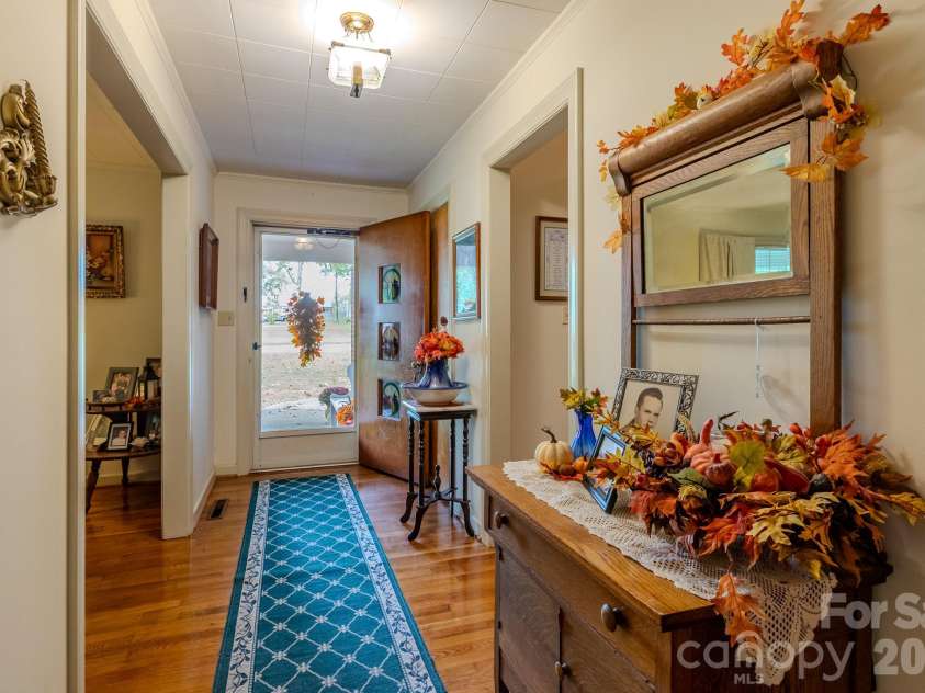 1004 Woodside Drive, Kings Mountain, NC 28086.  MLS# CAR4434279, YatesRealty ID 56396. 