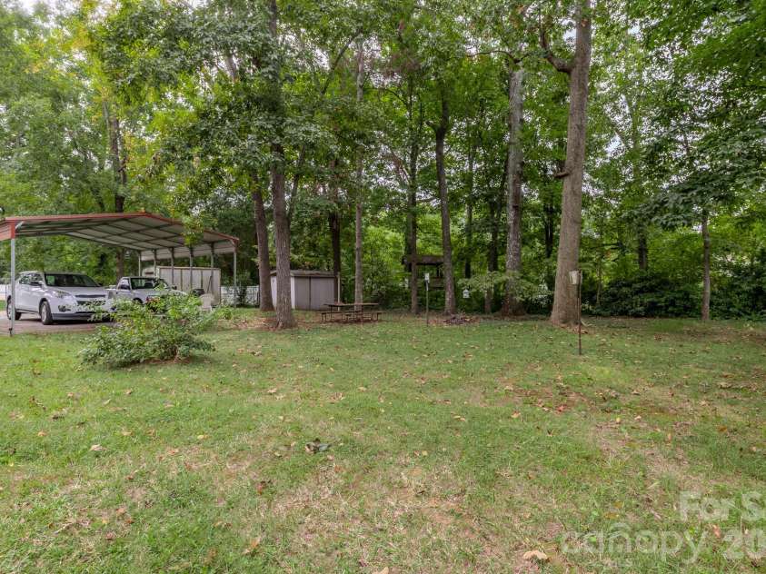1004 Woodside Drive, Kings Mountain, NC 28086.  MLS# CAR4434279, YatesRealty ID 56396. 