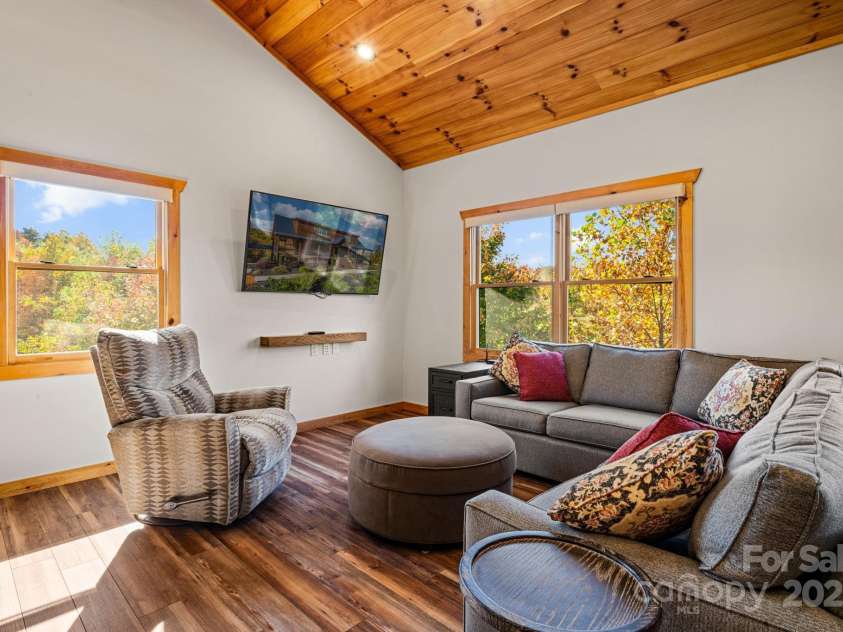 147 Night Sky Drive, Nebo, NC 28761.  MLS# CAR4215782, YatesRealty ID 564. 