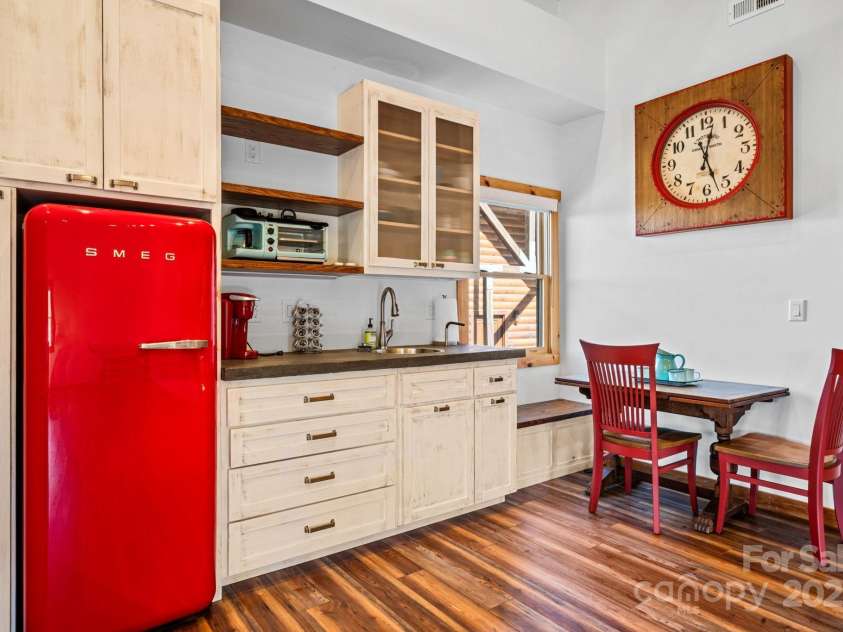 147 Night Sky Drive, Nebo, NC 28761.  MLS# CAR4215782, YatesRealty ID 564. 