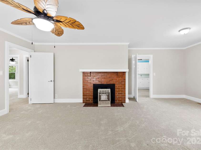 2300 Linwood Road, Gastonia, NC 28052.  MLS# CAR4327047, YatesRealty ID 5640. 