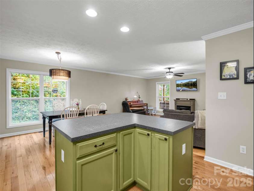 190 Harrison Hill Road, Swannanoa, NC 28778.  MLS# CAR4434173, YatesRealty ID 56401. 