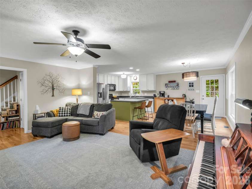 190 Harrison Hill Road, Swannanoa, NC 28778.  MLS# CAR4434173, YatesRealty ID 56401. 