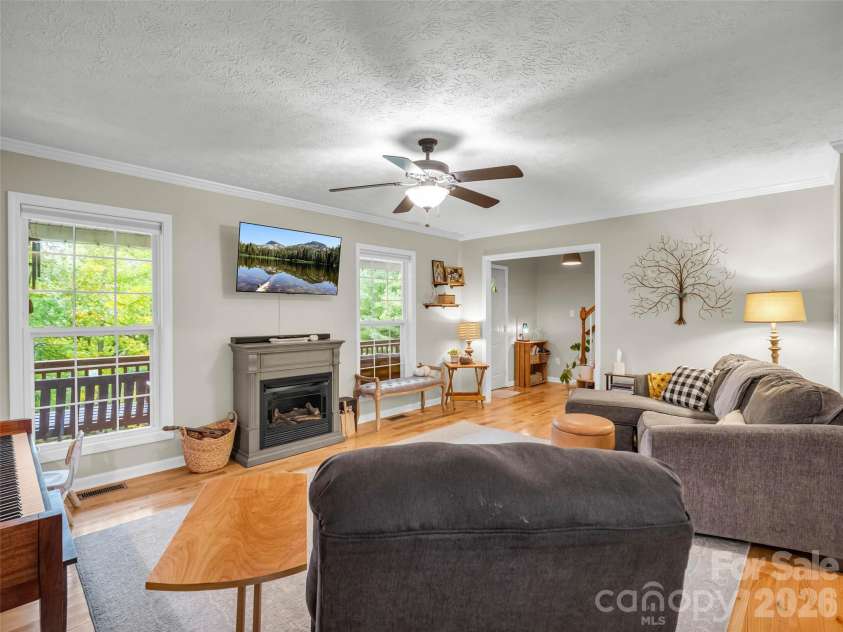 190 Harrison Hill Road, Swannanoa, NC 28778.  MLS# CAR4434173, YatesRealty ID 56401. 